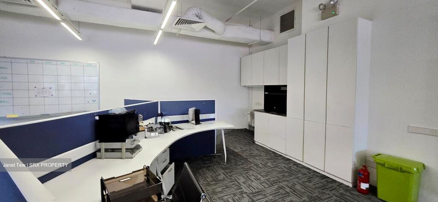 Dapenso Building (D1), Office #496293951